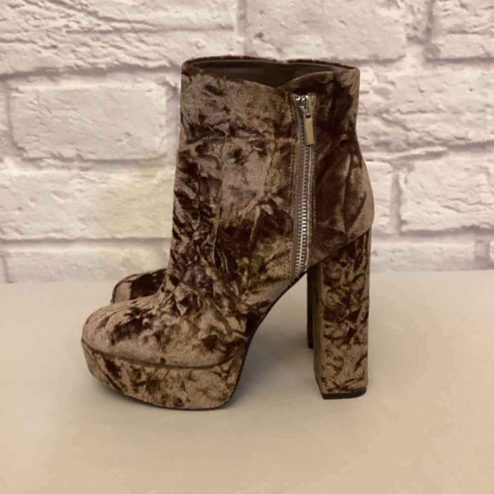 Gianni Bini 6.5 Didier Velvet Platform Block Heel Booties Women’s Ankle Boots - Picture 11 of 11